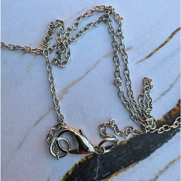 Boho & Indie Dreamcatcher Necklace - Picture 4 of 4